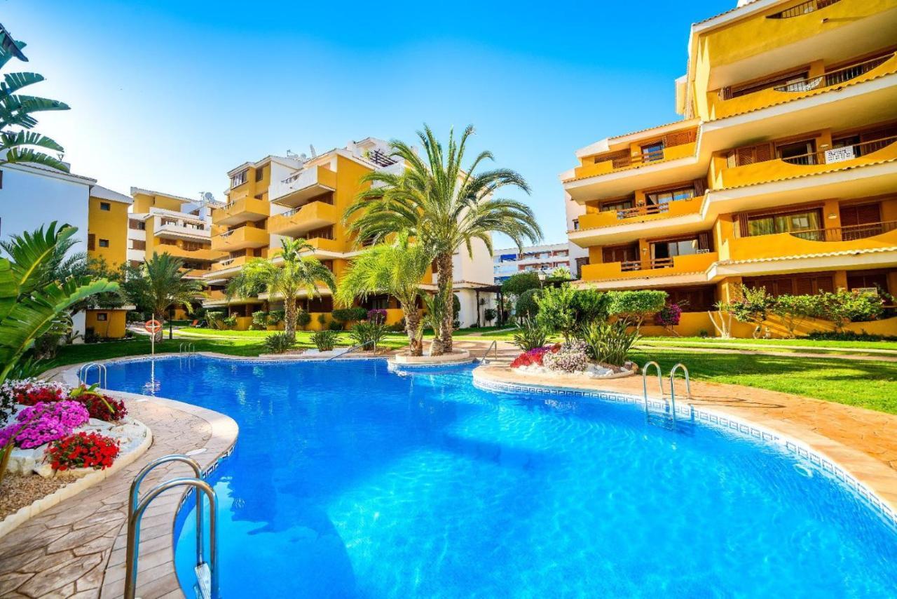 La Entrada Beach Club Торевьиа Экстерьер фото